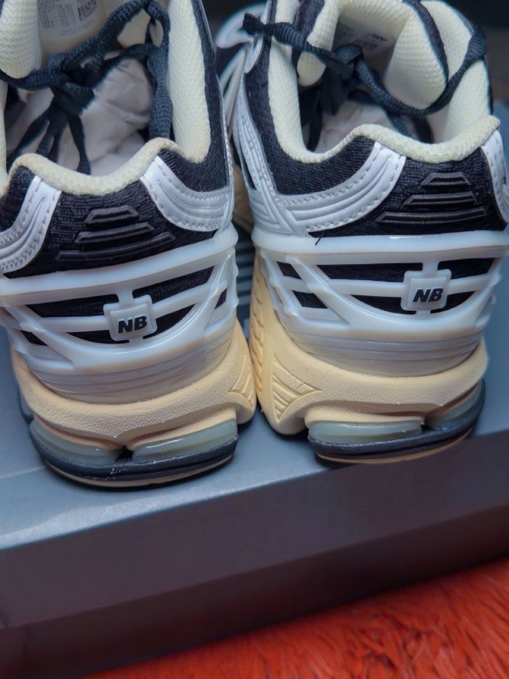 New Balance Men’s Sneakers in Black and Cream